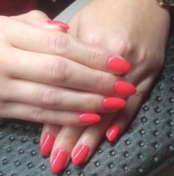 manicure w Krakowie w salonie Dermline